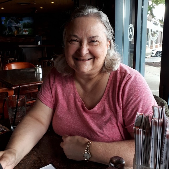 Meet your Posher, Sharon - Picture 1 of 1